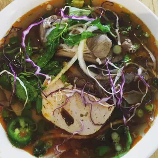 N6. Bun Bo Hue