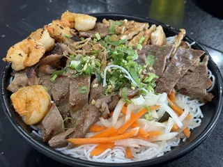 H Pho Asian Bistro