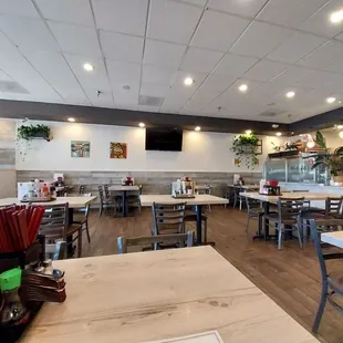 sushi and sashimi, interior