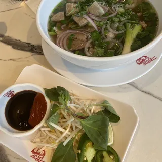 P3. Beef Deluxe Pho