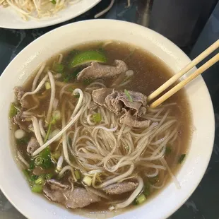 Happy pho (Noodle Soup with Eye Round Steak)