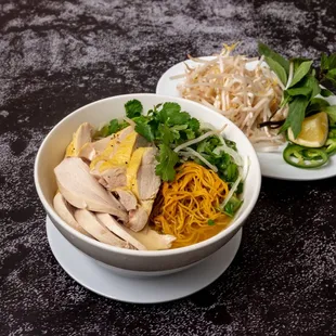 Egg noodles chicken pho 
Mì gà