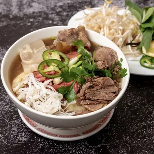 Large combo pho 
Phở Đặc Biệt Xe Lửa