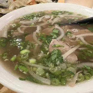 B9. Tai, Chin - thin flank beef slices ( beef pho )