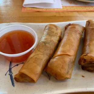 E7. Grilled Pork Spring Roll