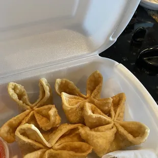 Crab cheese wontons