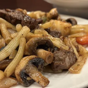 Extra Mushrooms Request = additional $2 charge and it wasn&apos;t even &quot;EXTRA&quot;