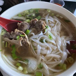 12. Pho Duoi Bo (Large)