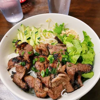 B4. BBQ Pork with Vermicelli