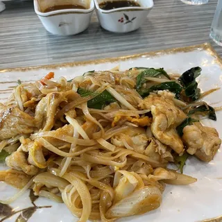 320. Chicken Pad Thai