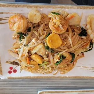 360. Seafood Pad Thai Combo