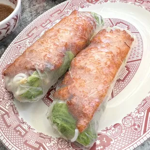 Sugarcane shrimp spring rolls