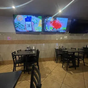 Big Dining area with TVs