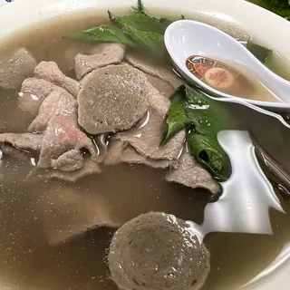 Rare Steak and Beef Balls Noodle Soup