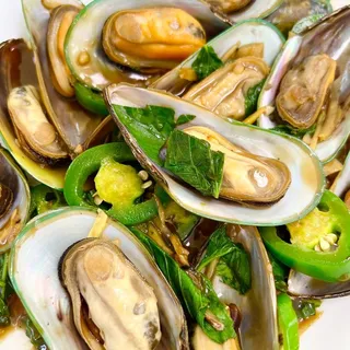 Mussel with Ginger and Black Bean Sauce