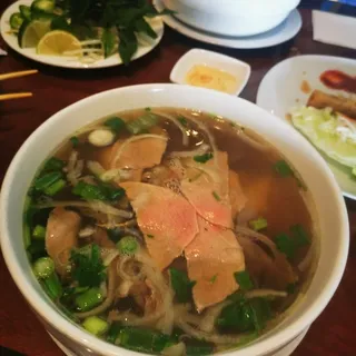 P3. Well Done Flank, Brisket, Tendon and Tripe Soup