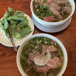P4. Rare Steak, Well Done Flank, Tendon and Tripe Soup