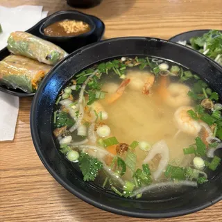 H4. Shrimp with Noodles Soup