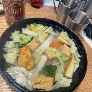 VE7. Rice Noodles with Vegetable and Tofu Soup