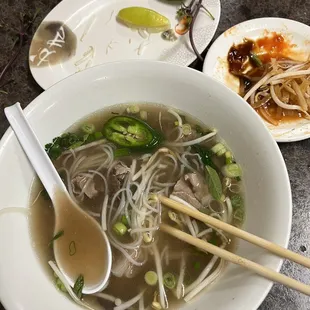 See how the noodles didn't soak up all the broth. That's what I like. I devoured everything. Cleaned out the bowl