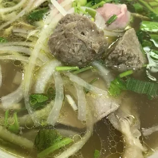 Pho dac biet. Super oily