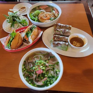 21. House Special Rice Noodle Soup