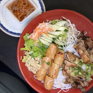 Vermicelli with Eggrolls