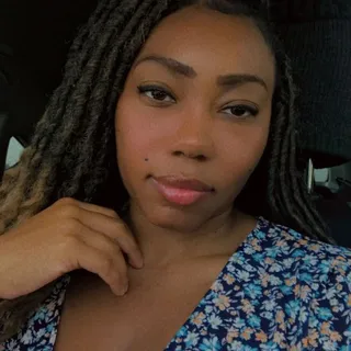 Lia H.