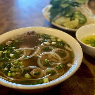 Medium pho