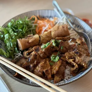 Vermicelli, Egg Roll with Protein (beef)