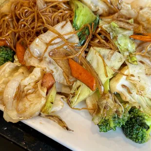 Tofu &amp; vegetables chow mein