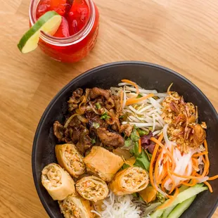 Bún thịt nướng chả giò