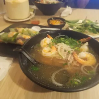 Land N' Sea Pho