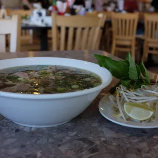 eye round, meat ball and tendon pho.