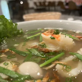 N4. Seafood Noodle Soup - Bnh Canh Cua