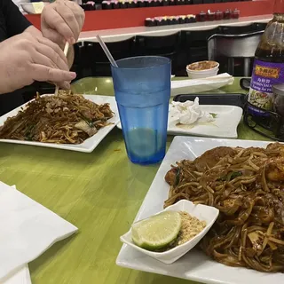 PT5. Seafood Pad Thai