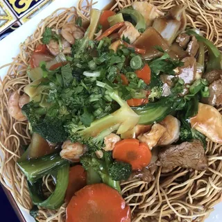M9. Cripsy Noodle Combination