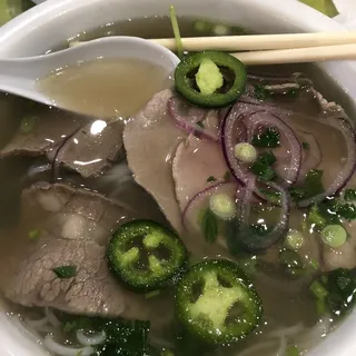 F3. Eye of Round Steak and Fatty Brisket Noodle Soup