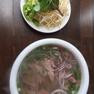 F18. Filet Mignon Noodle with Beef Broth