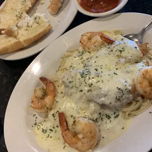 Chicken Cremona with Alfredo sauce over spaghetti.  (With added extra SHRIMP!) OMG SO DELICIOUS!!!!!
