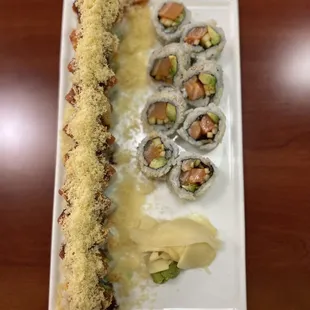 Left: spicy crunchy roll Right: spicy salmon roll