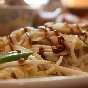 Pad Thai with chicken.