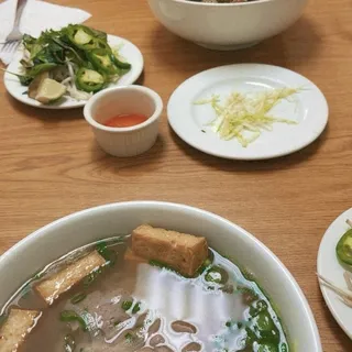 V4. Spicy Beef Vermicelli Soup