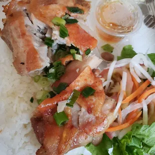 This is grilled chicken?  I think not.  It's clearly braised or baked.  Did not taste good