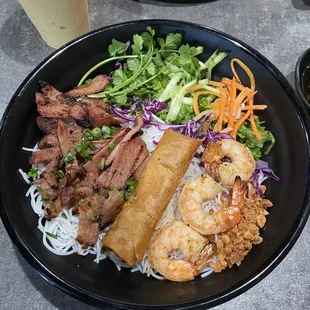 37. Vermicelli with Grilled Pork, Shrimp and Egg Roll