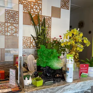 sushi and sashimi, interior