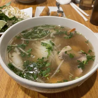 14. Seafood Pho / PHO HAI SAN