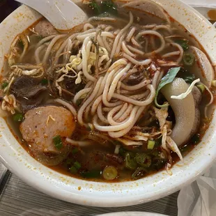 BBH. Spicy Beef Noodle Soup (Bun Bo Hue)