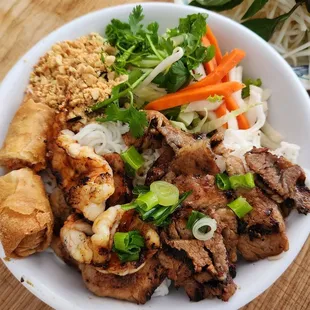 Pho Avenue - #45 Shrimp Pork Eggroll Vermicelli bowl