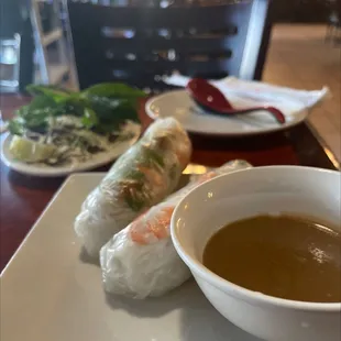 Summer roll with shrimp and pork